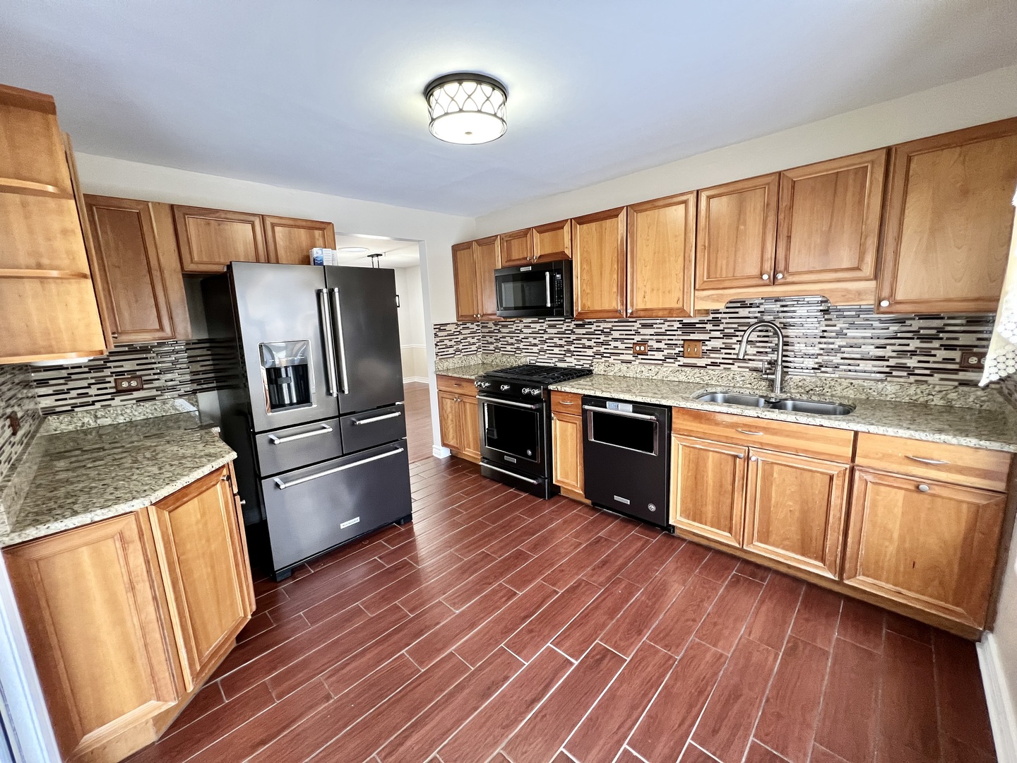 25 MONTEREY Drive