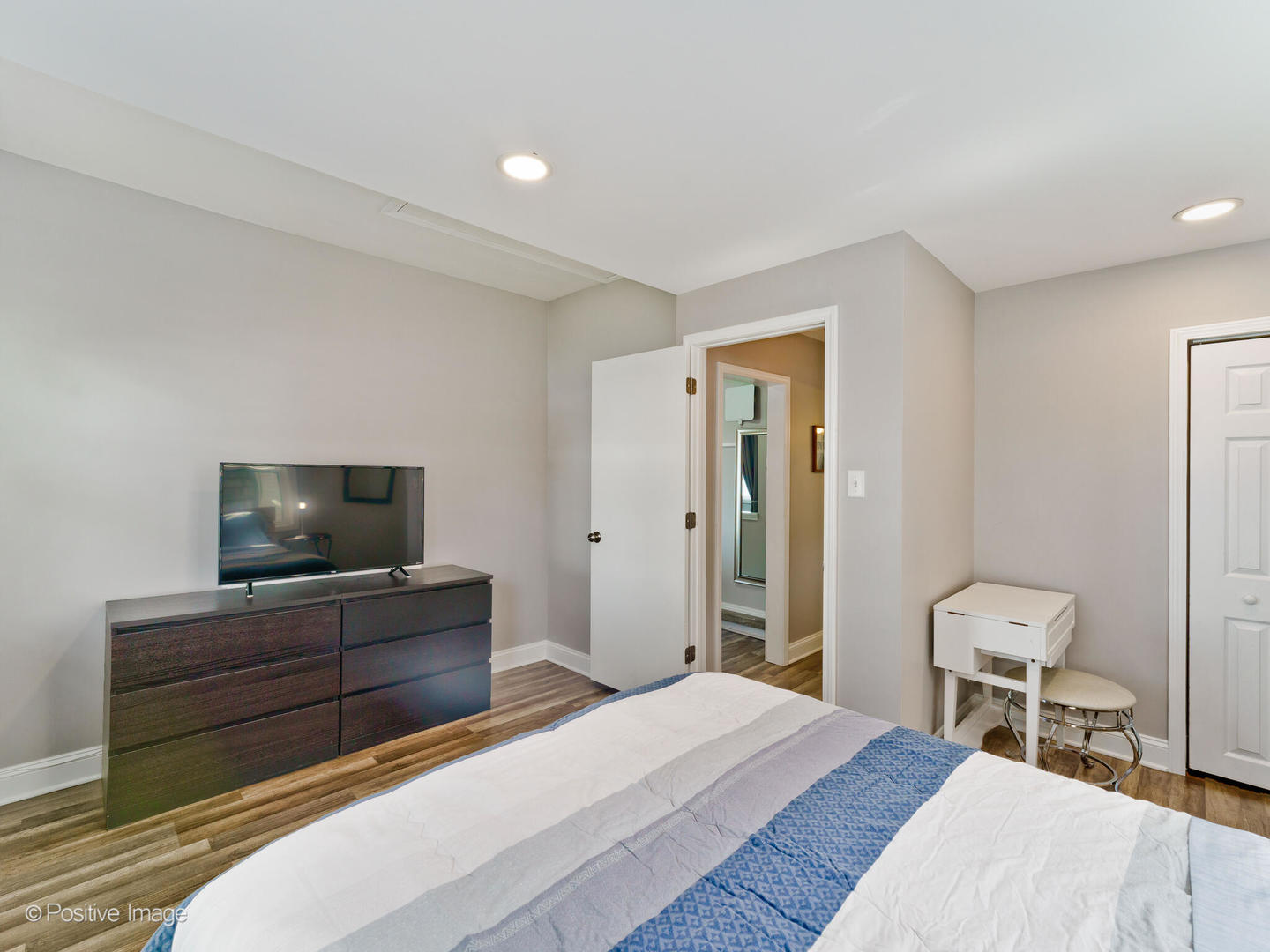 25120 W Lake Shore Drive