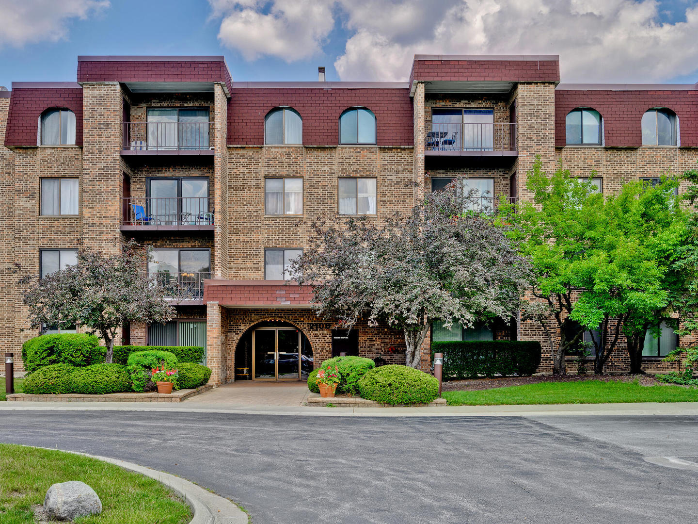 2100 Valencia Drive Unit: 304B