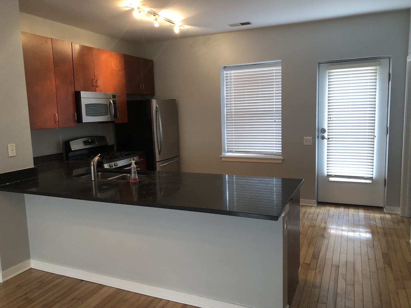 1140 W Washburne Avenue Unit: 1140