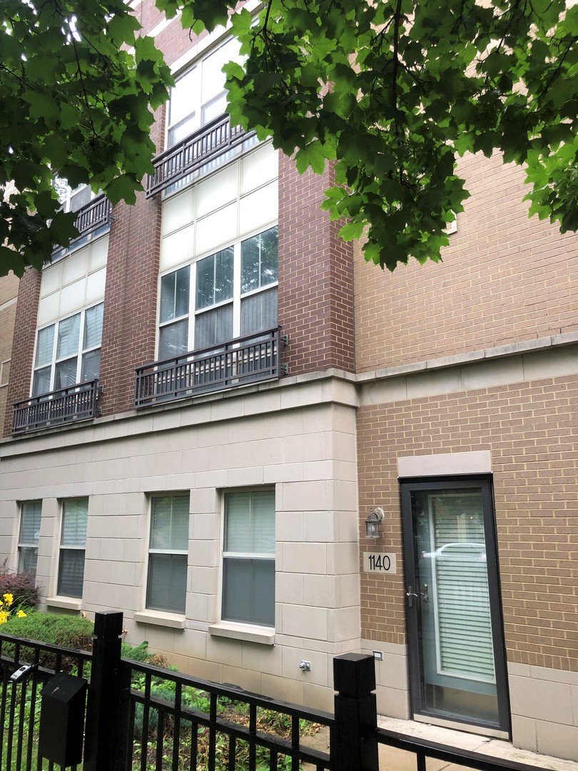 1140 W Washburne Avenue Unit: 1140