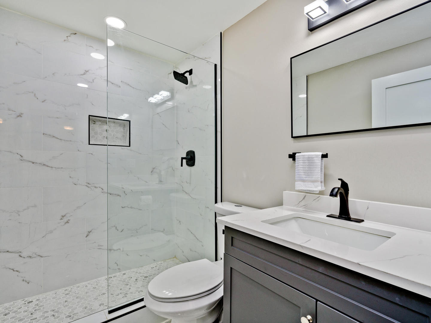 7033 N Kedzie Avenue Unit: 510