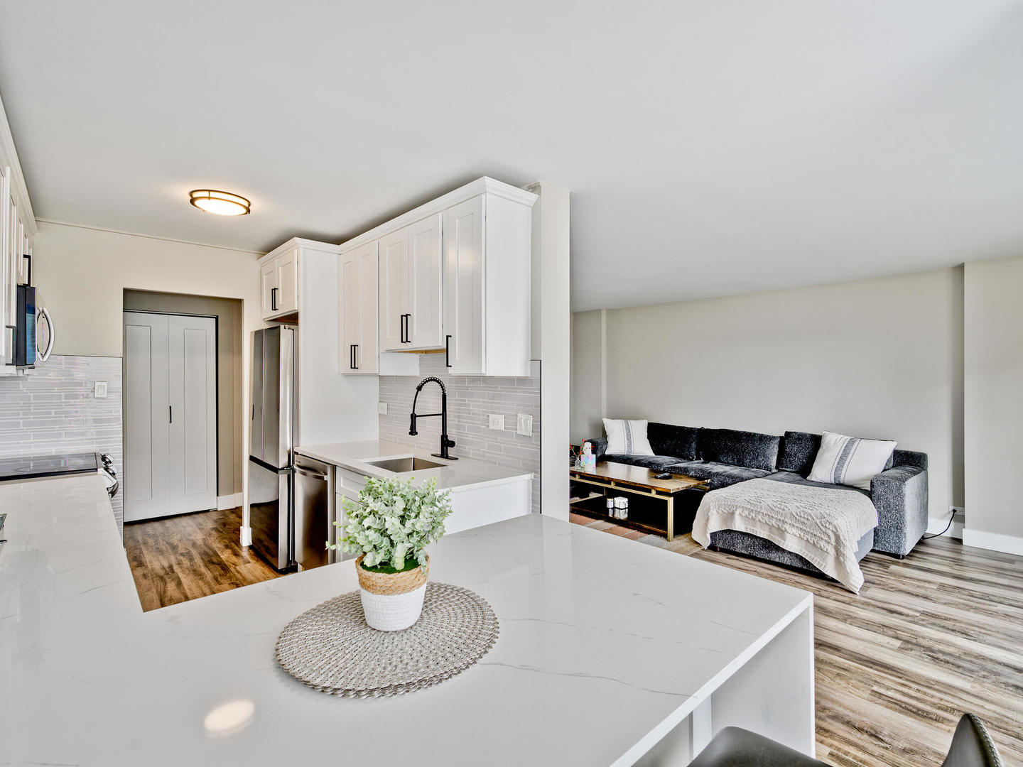 7033 N Kedzie Avenue Unit: 510