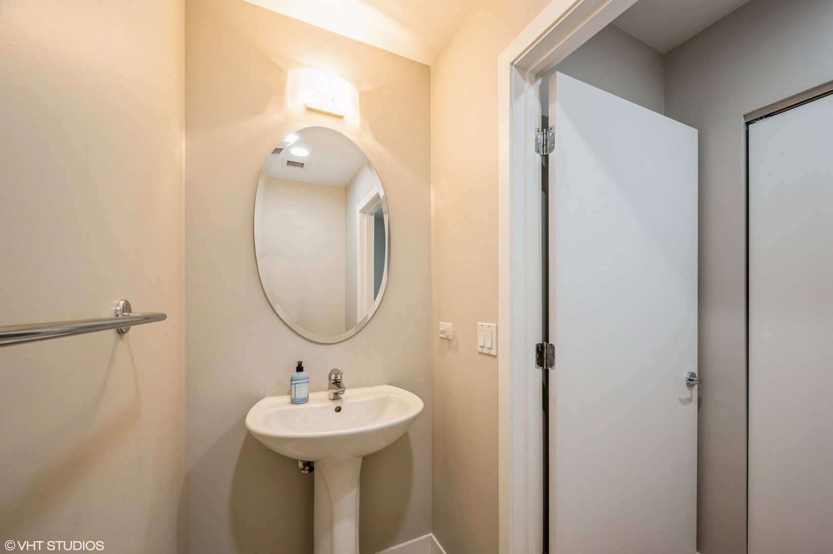 737 W Washington Boulevard Unit: 3003