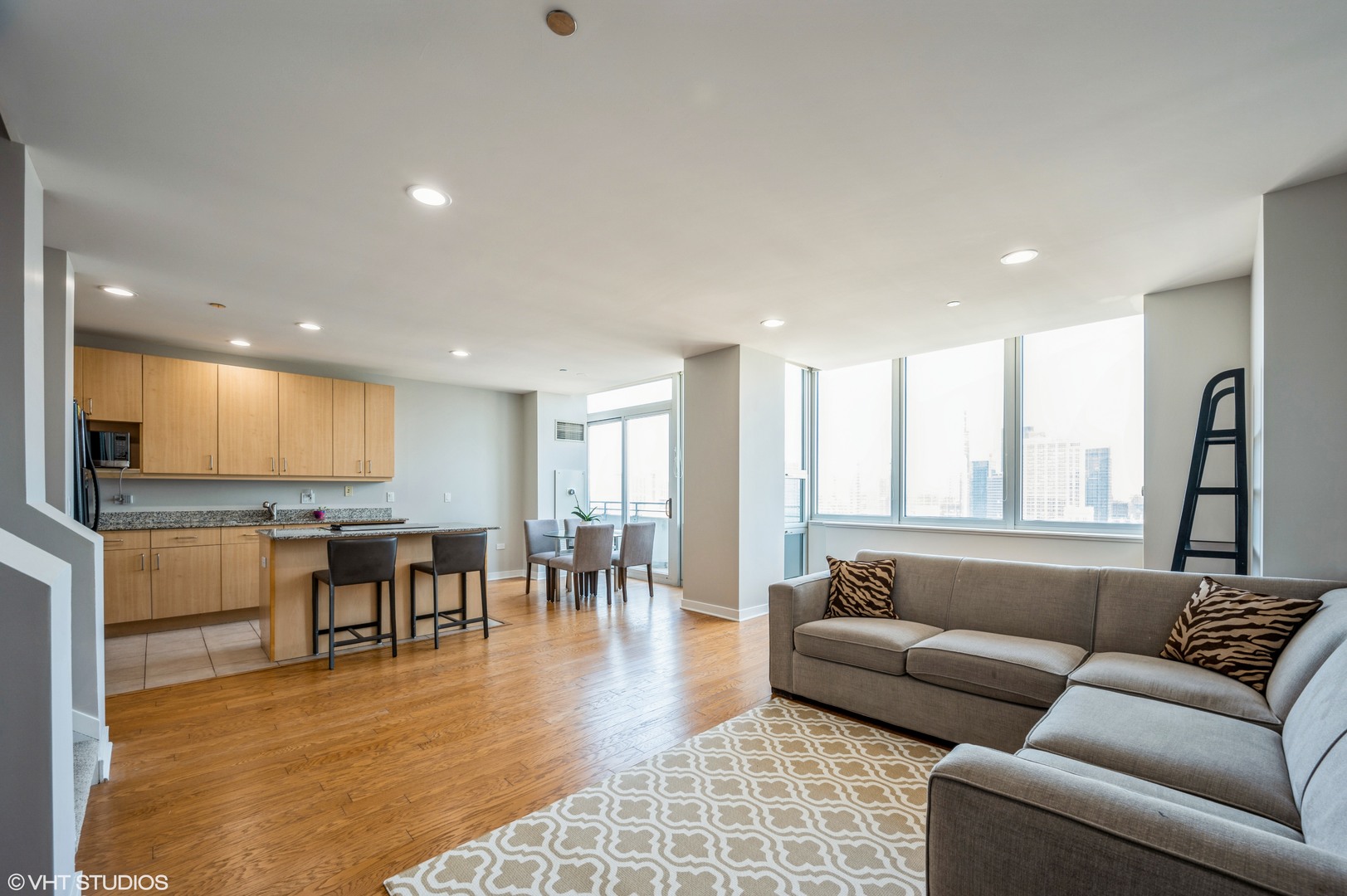 737 W Washington Boulevard Unit: 3003