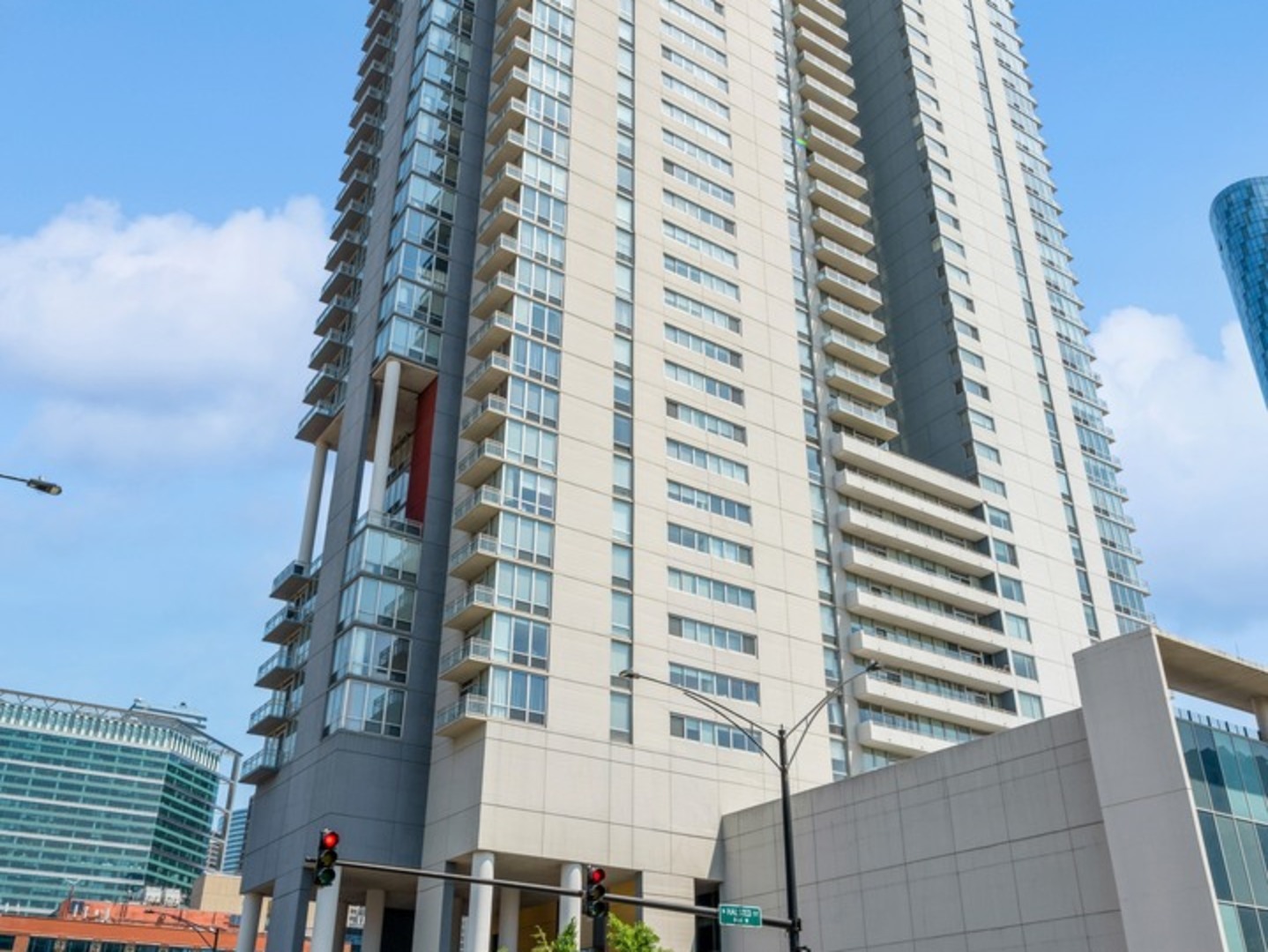 737 W Washington Boulevard Unit: 3003