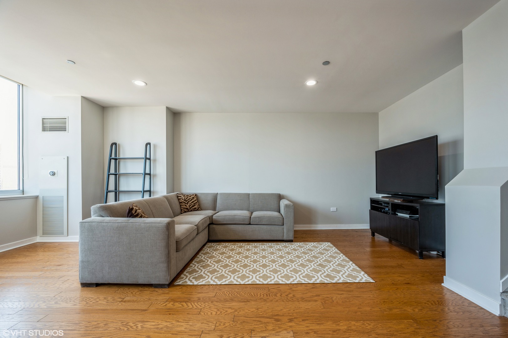 737 W Washington Boulevard Unit: 3003