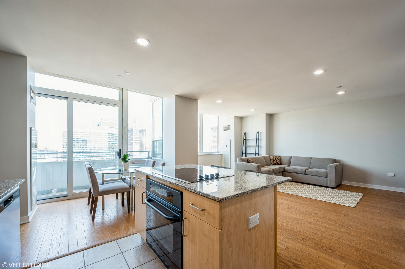 737 W Washington Boulevard Unit: 3003