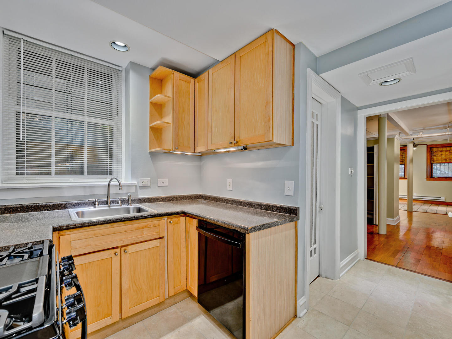 3154 N Hudson Avenue Unit: G