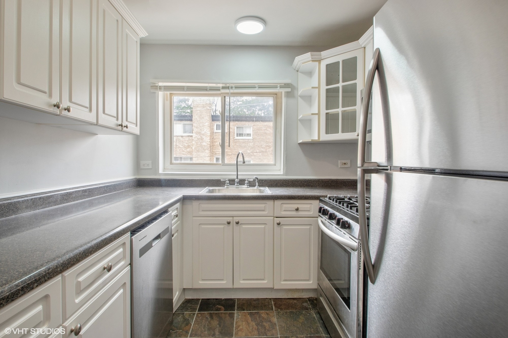6140 N Damen Avenue Unit: 2E