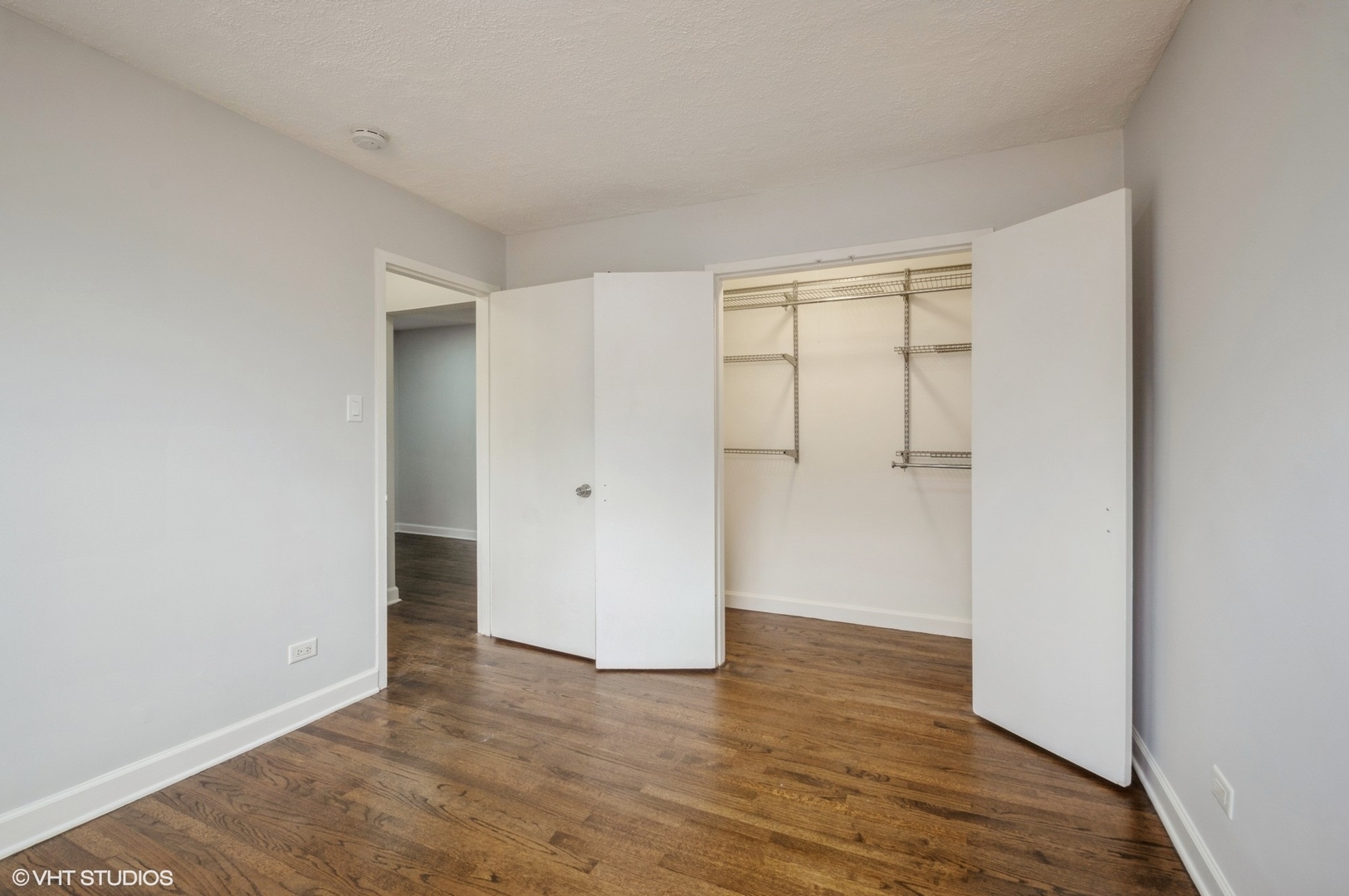 6140 N Damen Avenue Unit: 2E