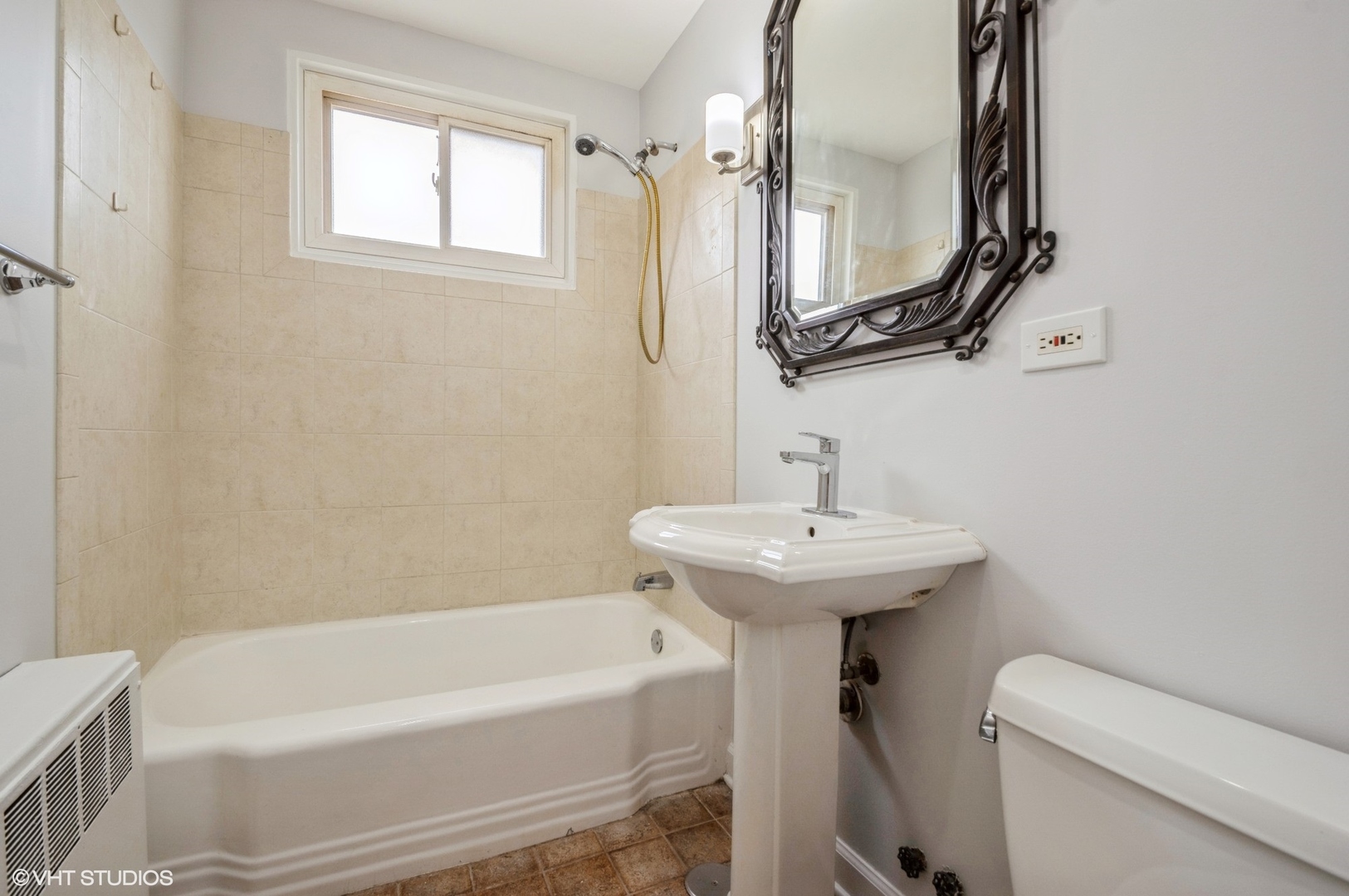 6140 N Damen Avenue Unit: 2E