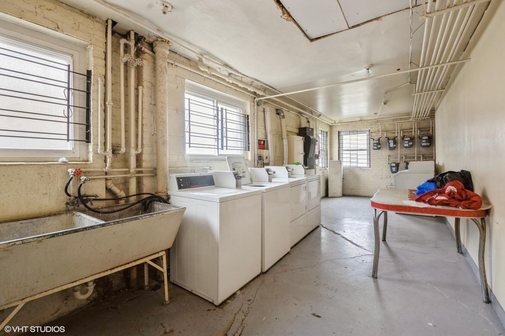 6140 N Damen Avenue Unit: 2E