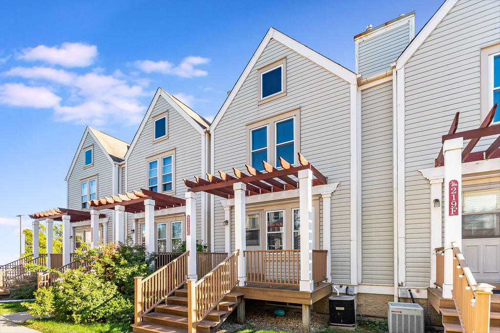 219 N Walnut Street Unit: G