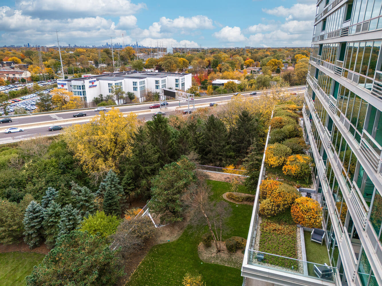 9715 Woods Drive Unit: 807
