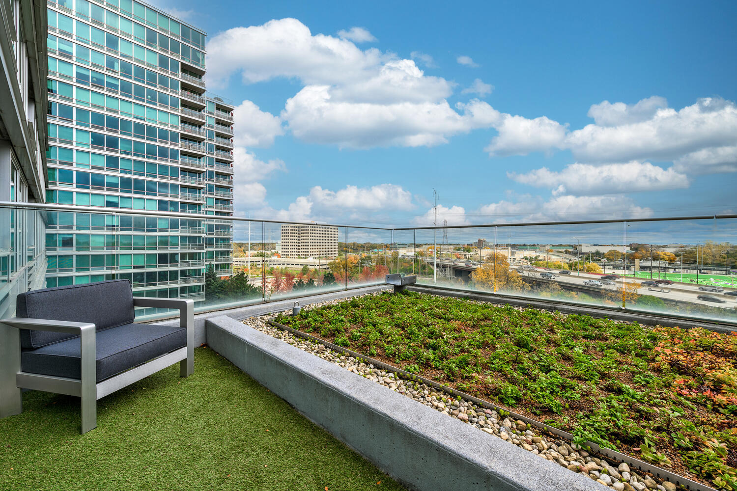 9715 Woods Drive Unit: 807