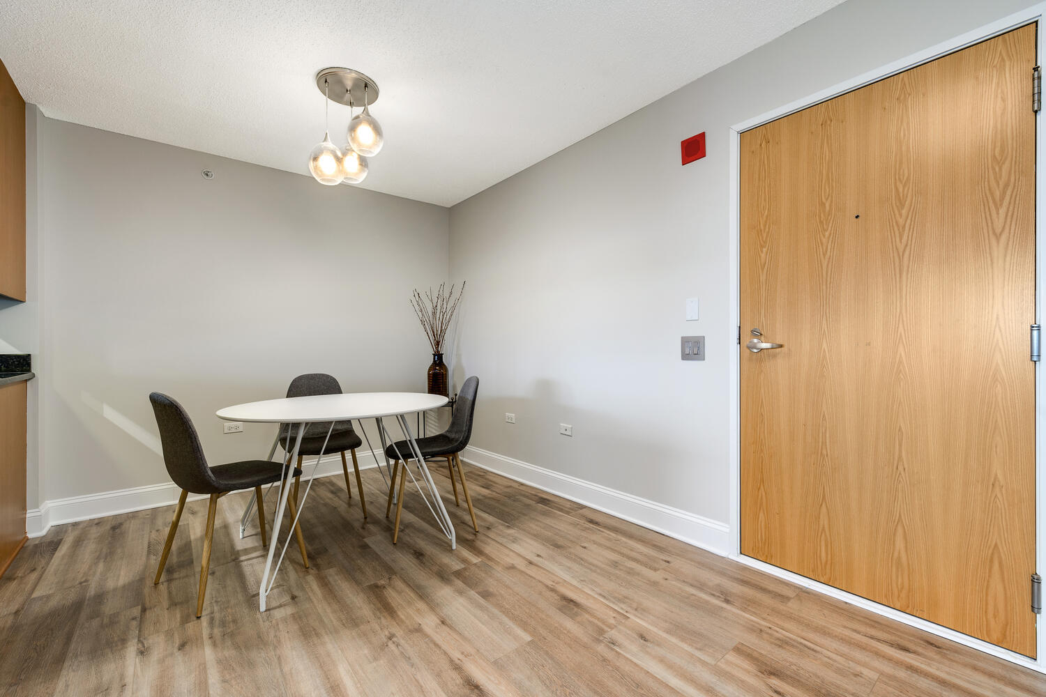 9715 Woods Drive Unit: 807