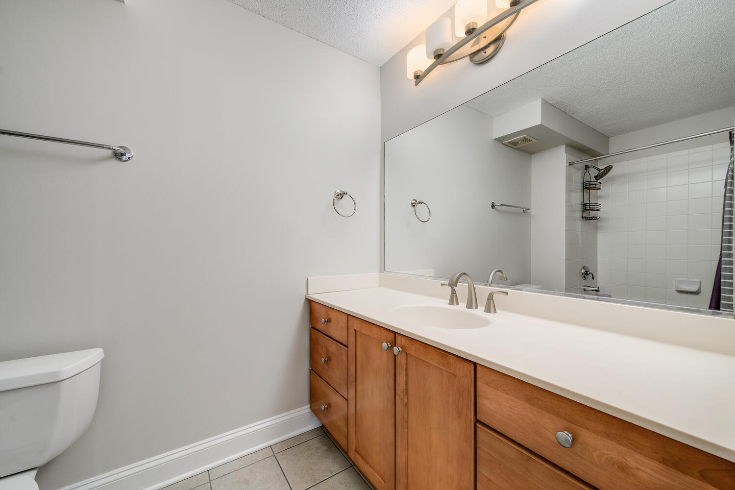 9715 Woods Drive Unit: 807