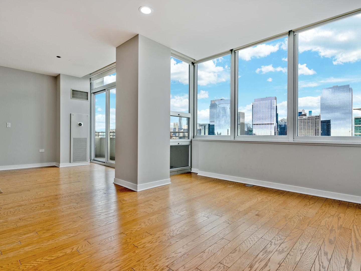 737 W Washington Boulevard Unit: 3003