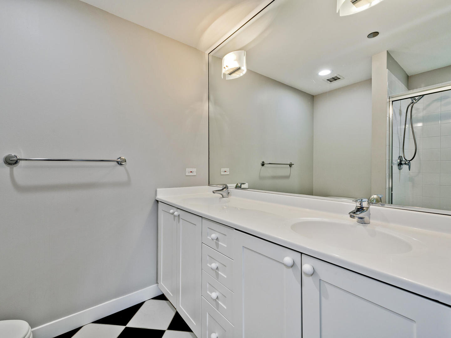 737 W Washington Boulevard Unit: 3003