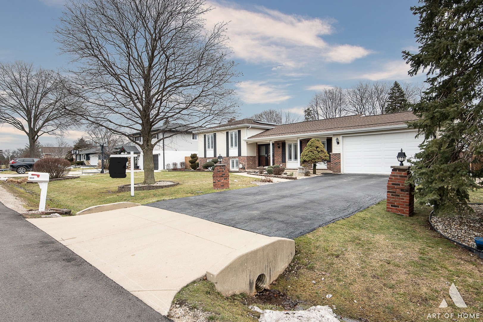 5N301 Fairway Lane