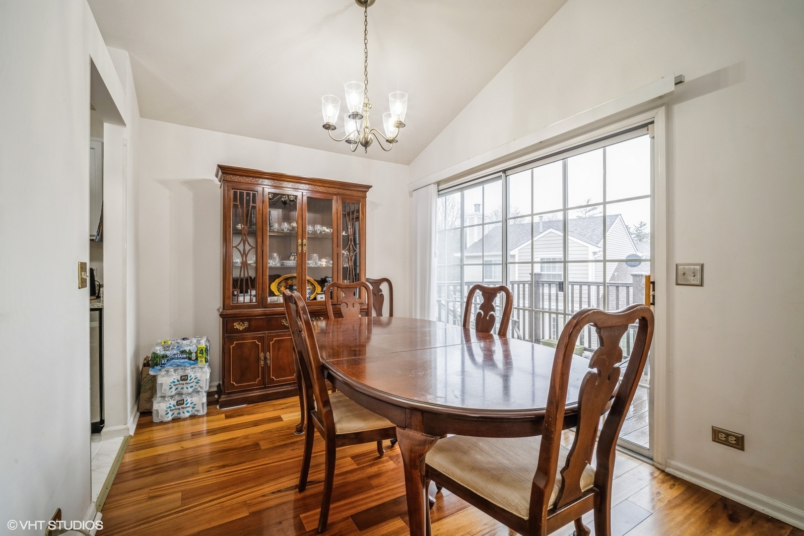 421 Le Parc Circle