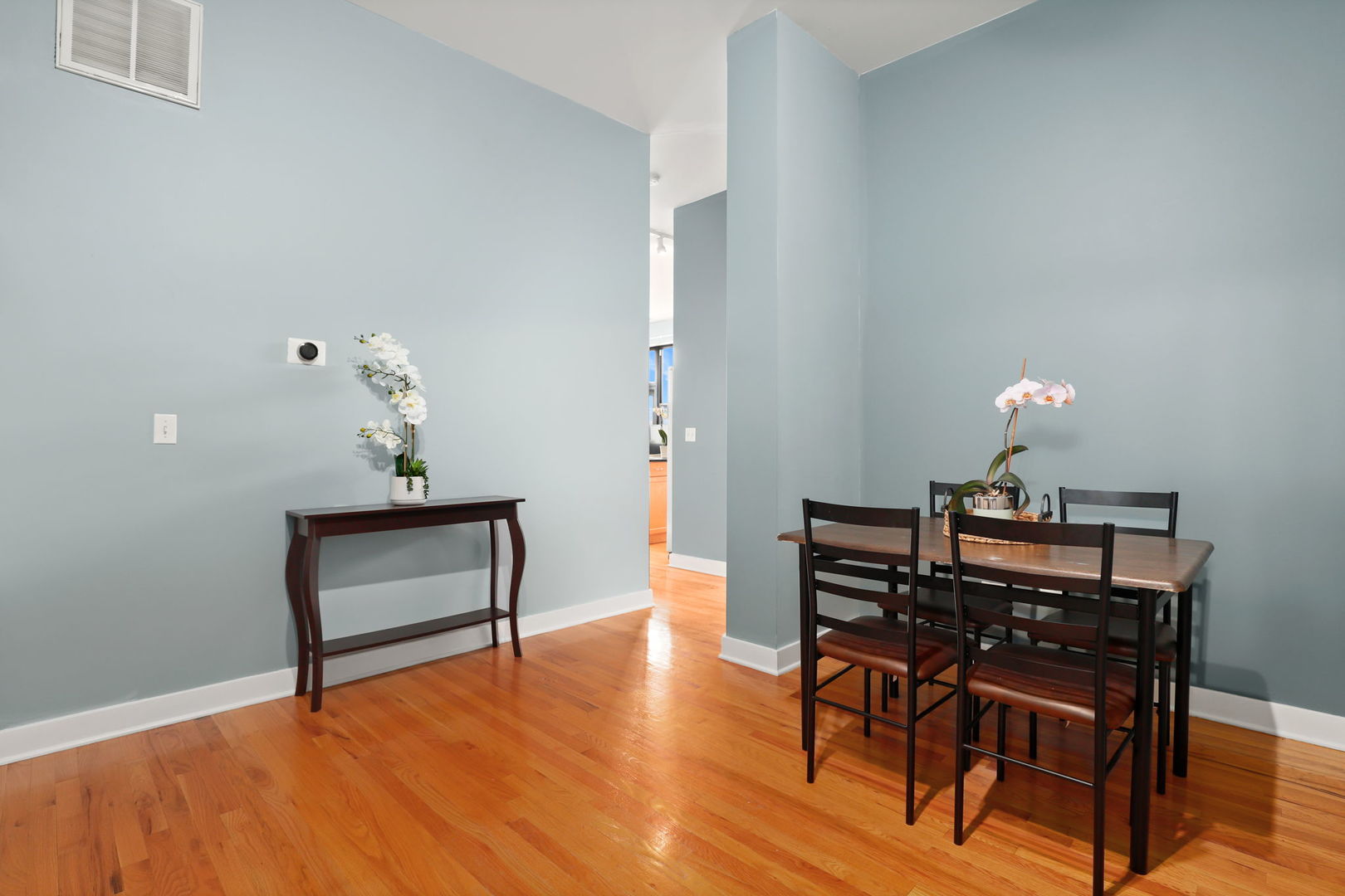 2 S Leavitt Street Unit: 401