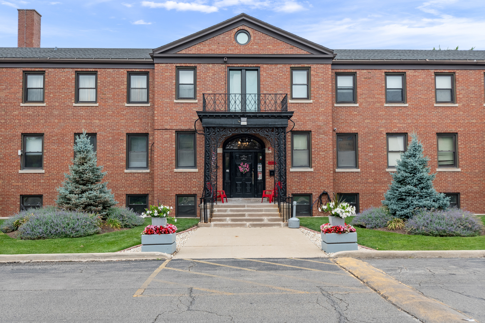 9375 Landings Lane Unit: 206