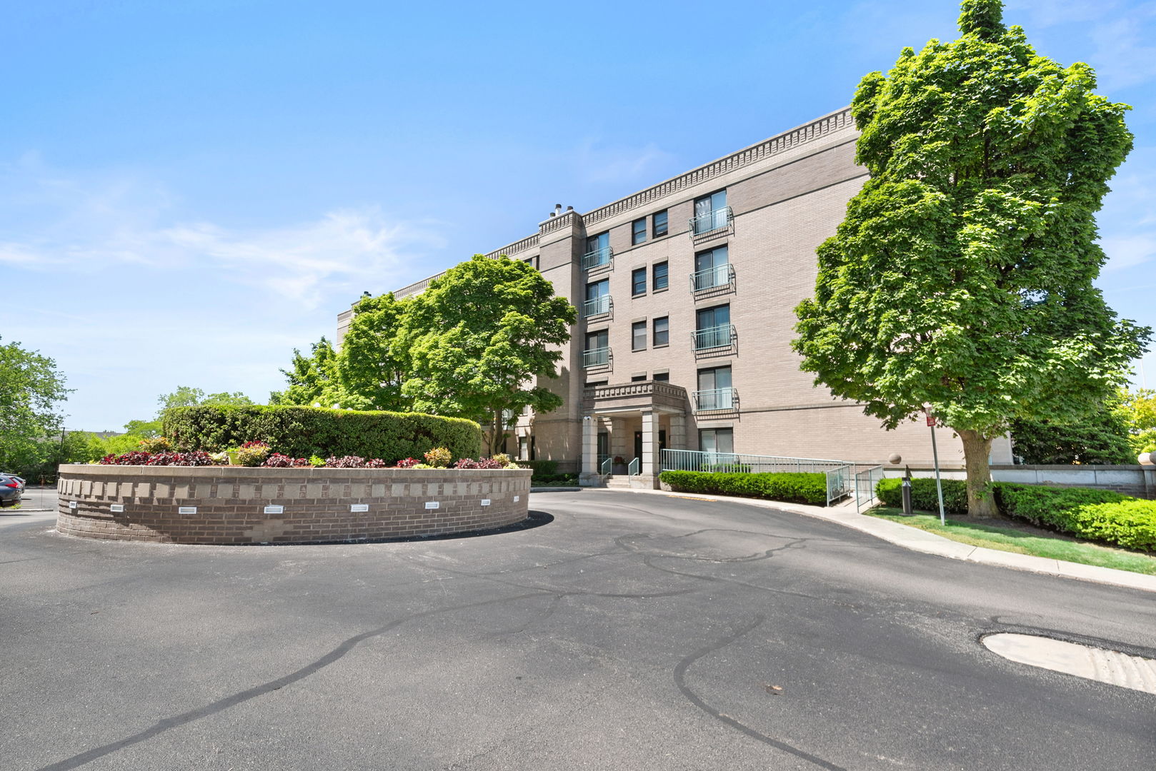 4757 Howard Street Unit: 305