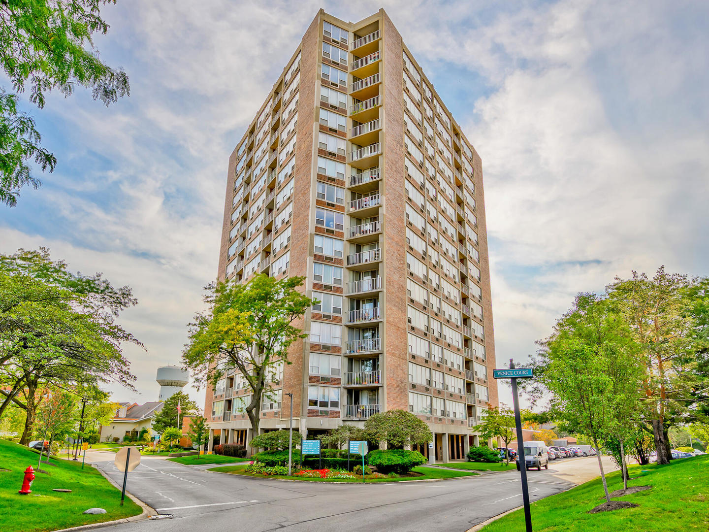 3925 Triumvera Drive Unit: 6C