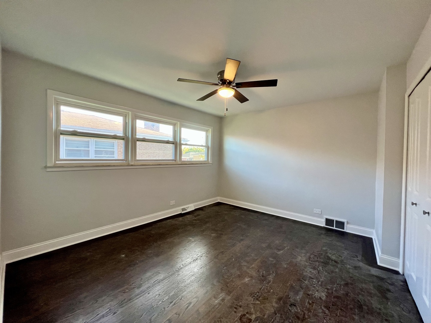 3335 W Pratt Avenue Unit: 2