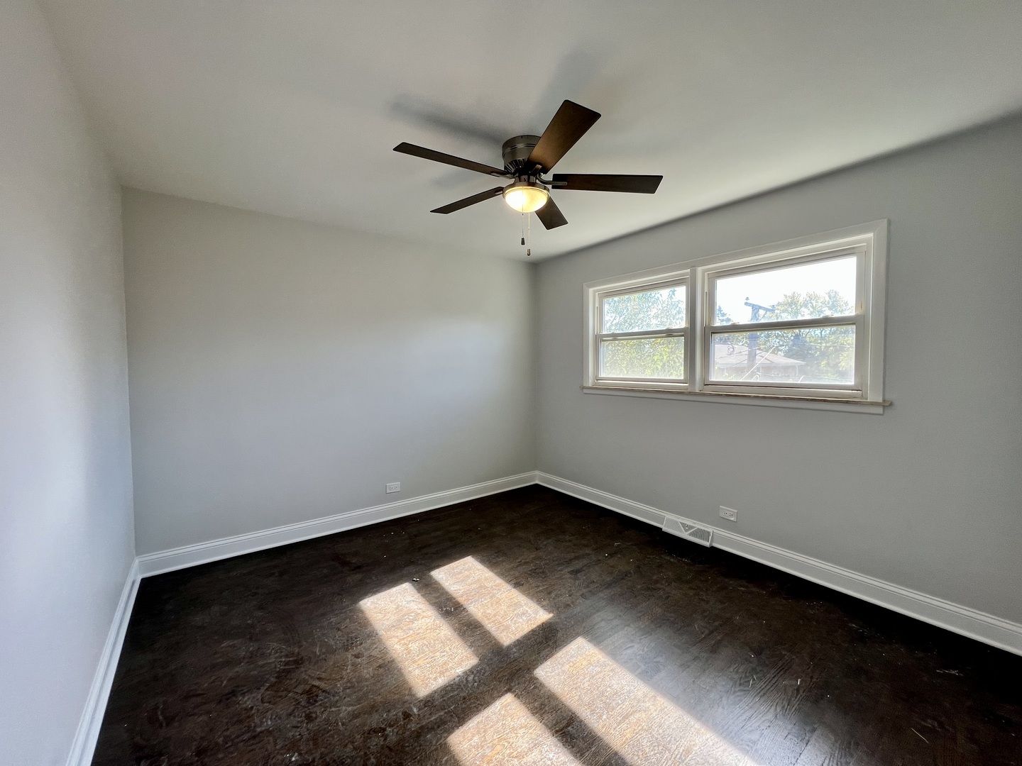 3335 W Pratt Avenue Unit: 2