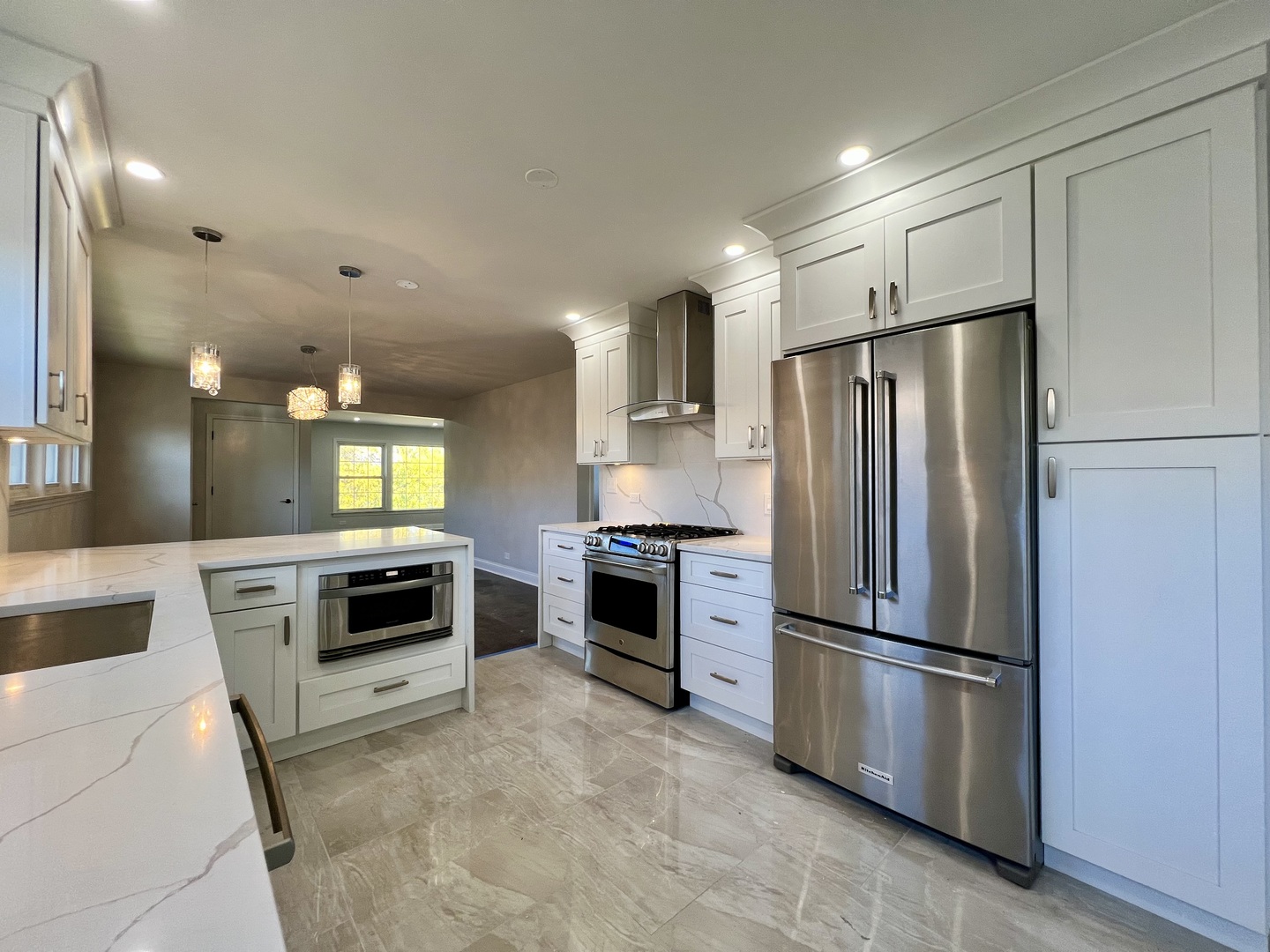 3335 W Pratt Avenue Unit: 2