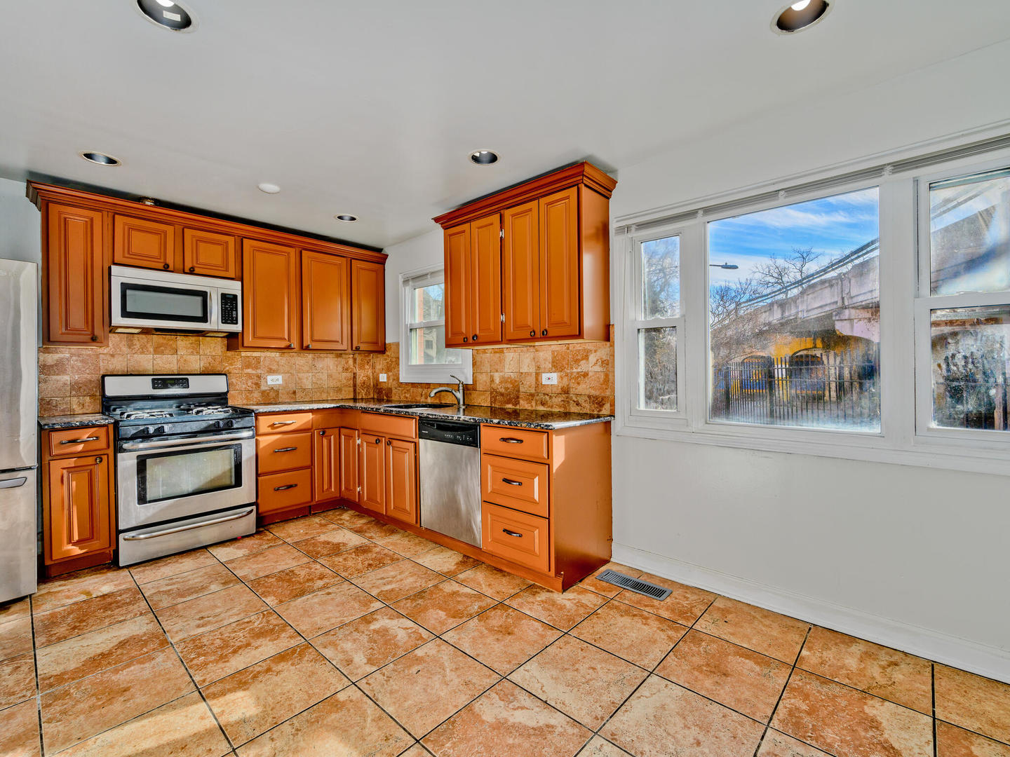 1416 W Chase Avenue Unit: A
