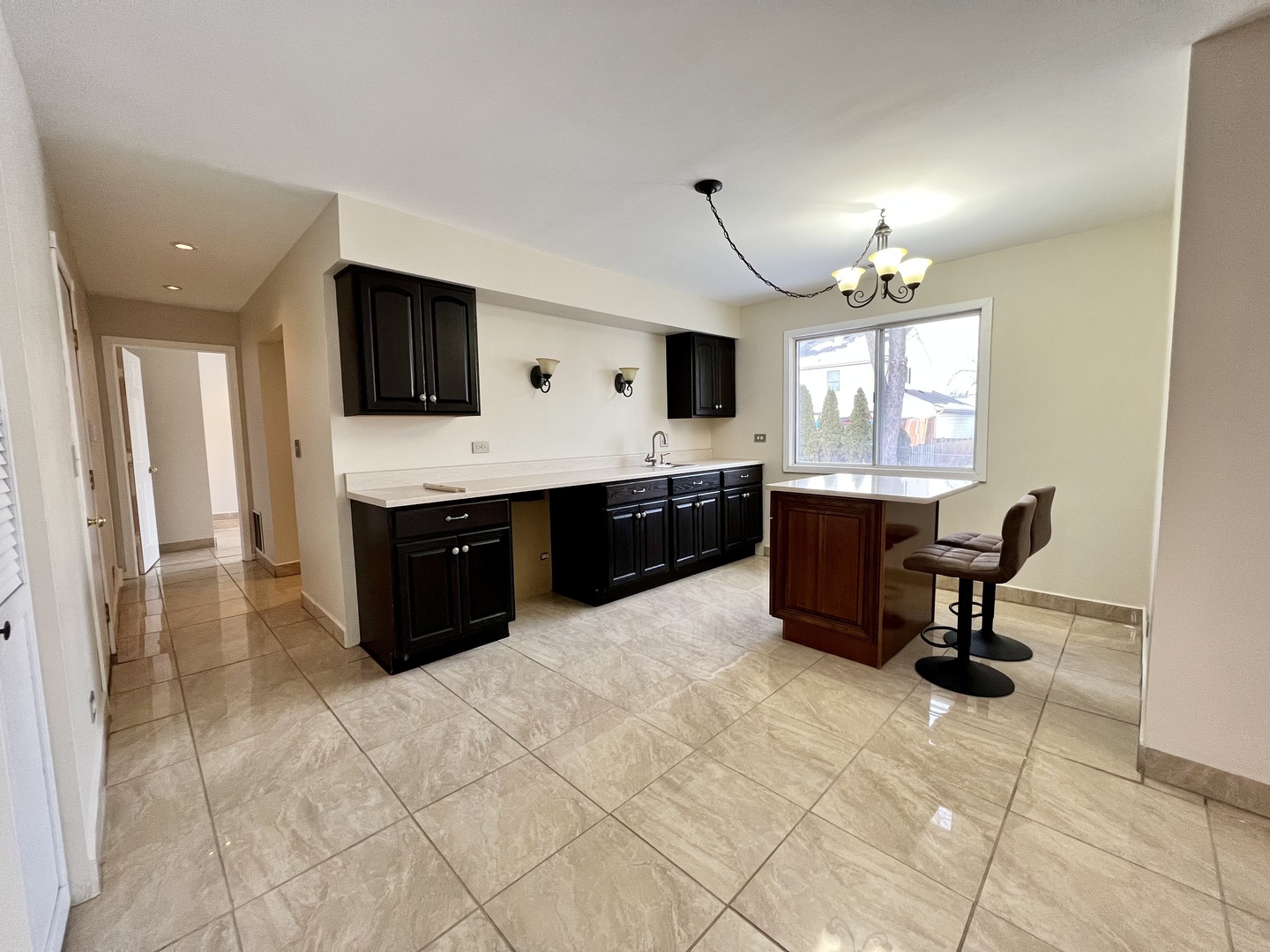 25 MONTEREY Drive