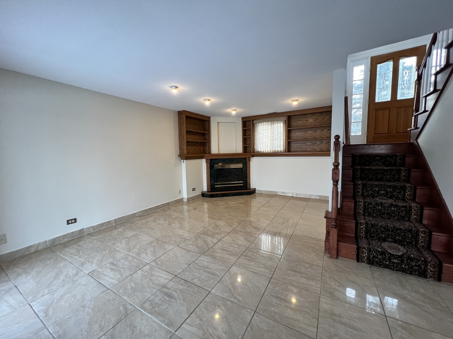 25 MONTEREY Drive