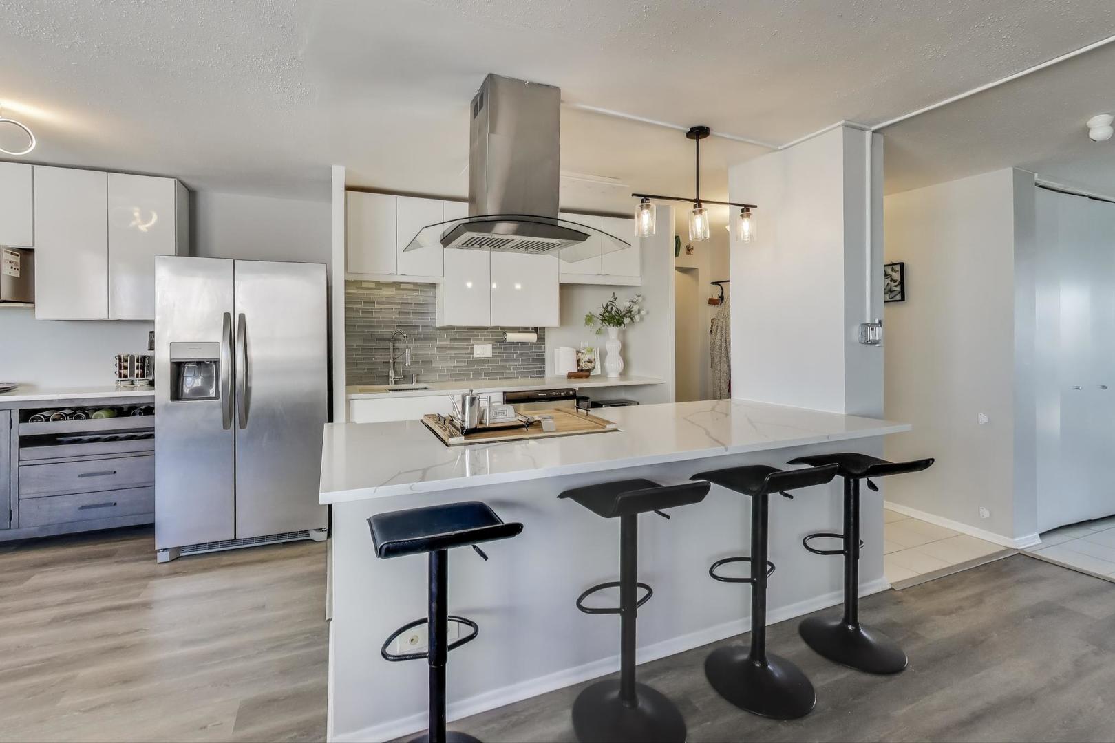 5740 N Sheridan Road Unit: 7D