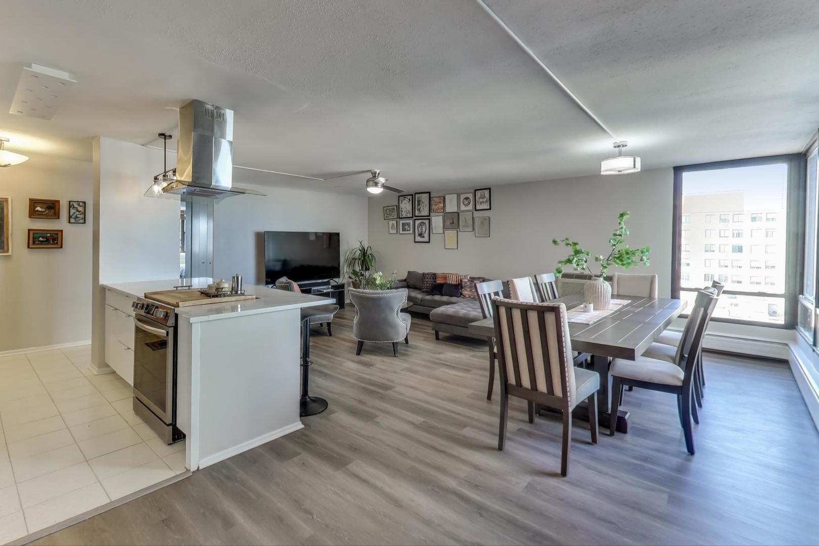 5740 N Sheridan Road Unit: 7D