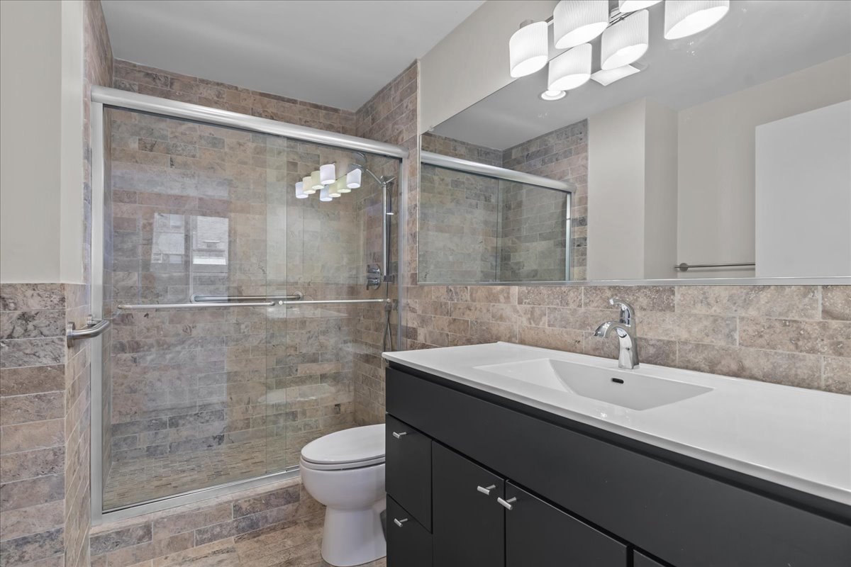 9560 Gross Point Road Unit: 201