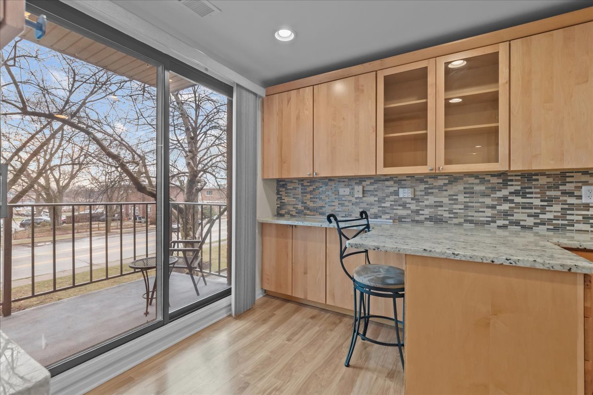 9560 Gross Point Road Unit: 201