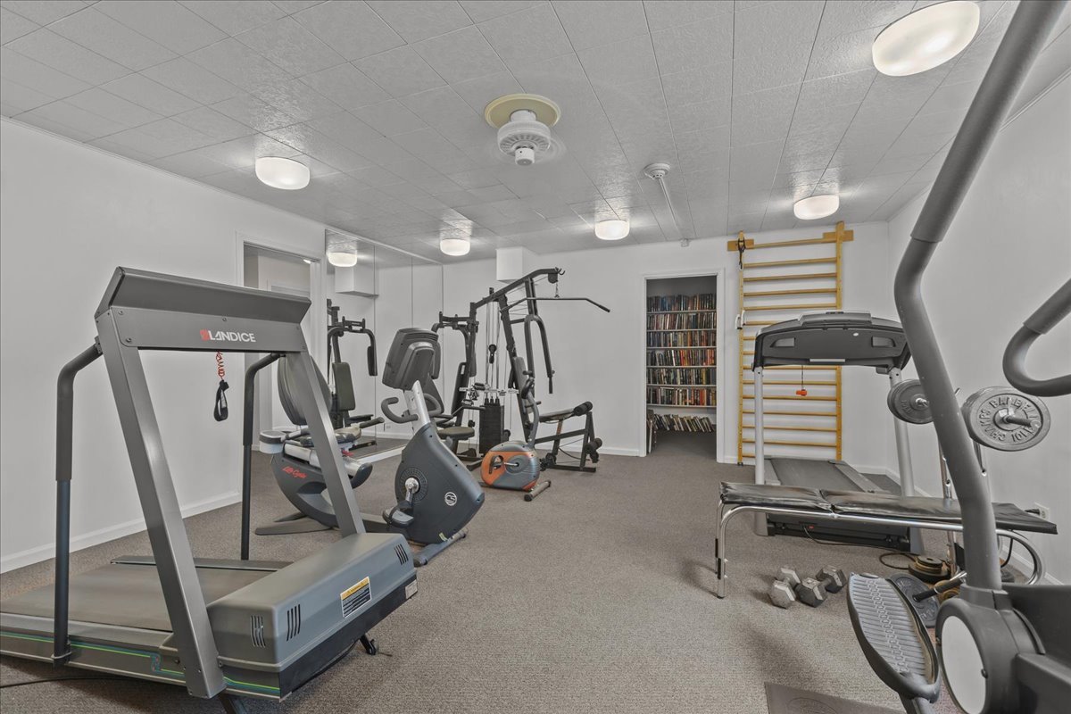 9560 Gross Point Road Unit: 201