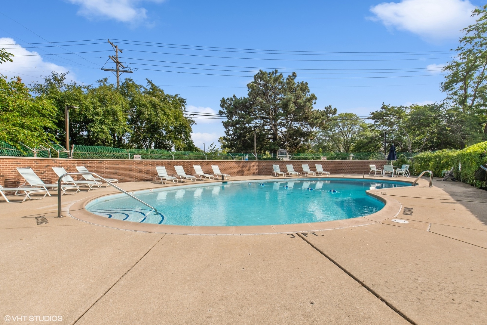 9560 Gross Point Road Unit: 201