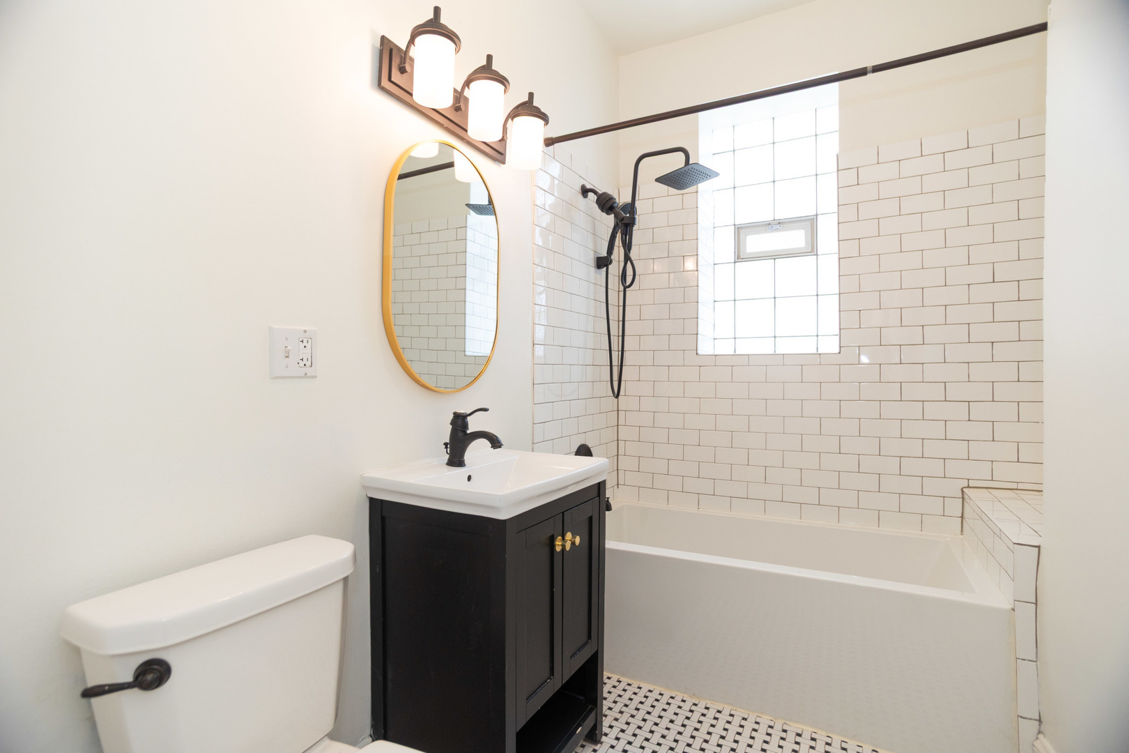 2315 W Thomas Street Unit: 1R