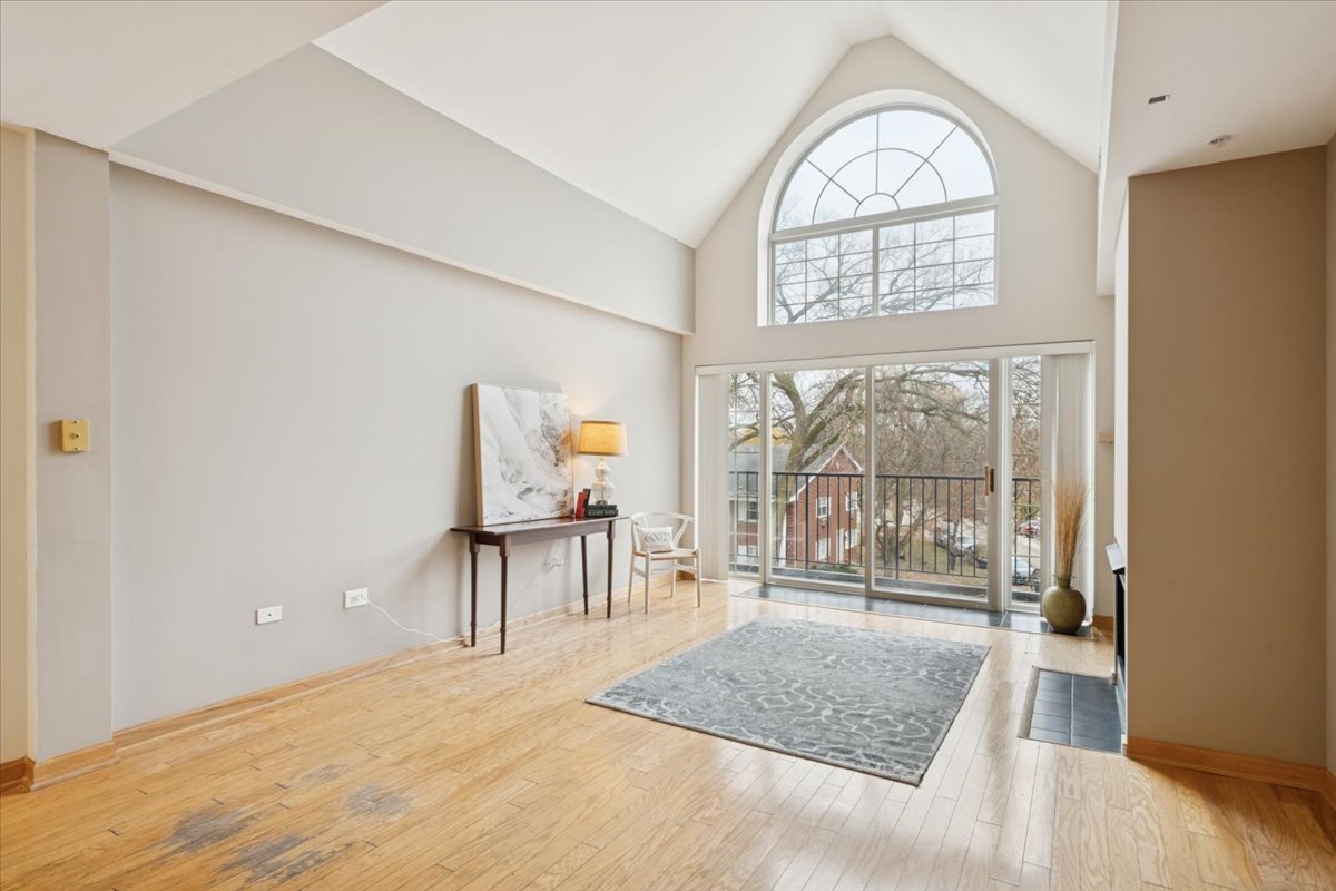 1800 Dewes Street Unit: 305