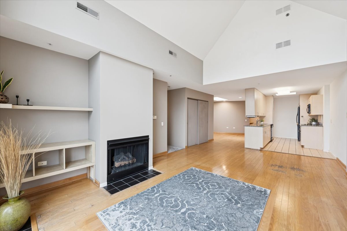 1800 Dewes Street Unit: 305