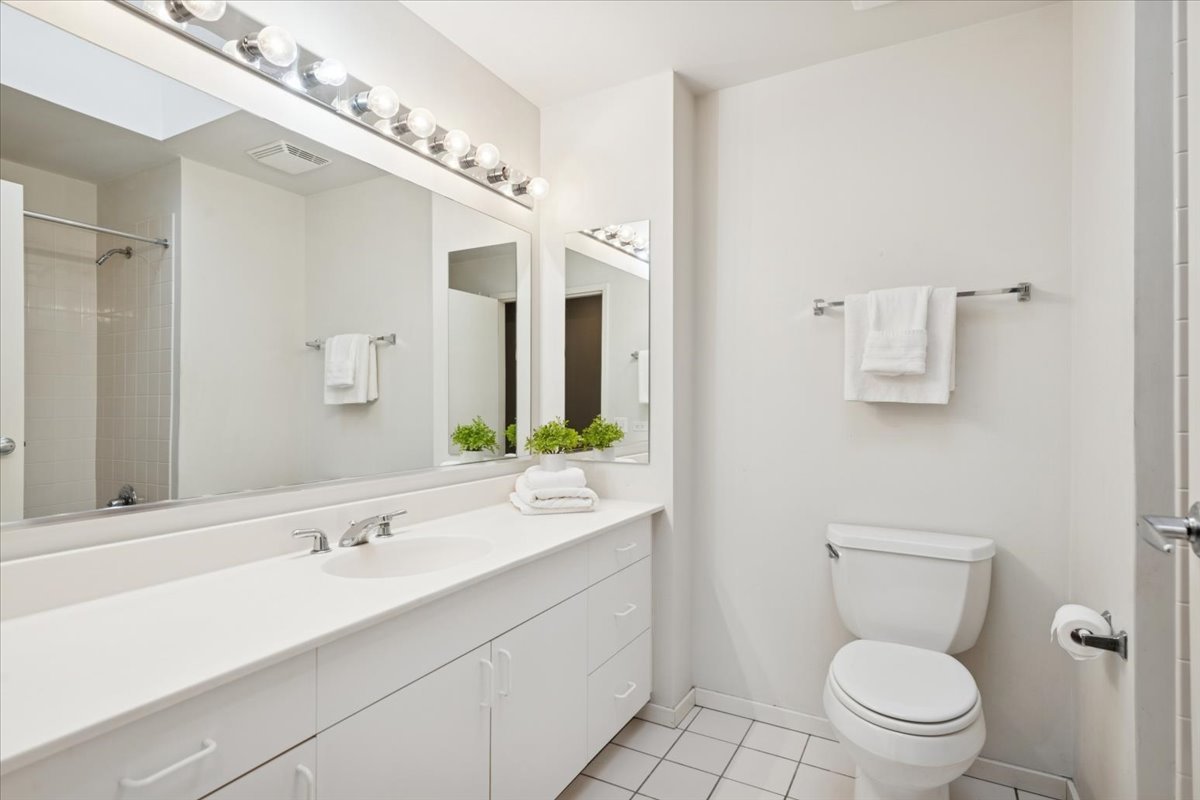 1800 Dewes Street Unit: 305