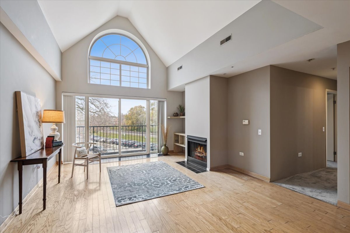 1800 Dewes Street Unit: 305