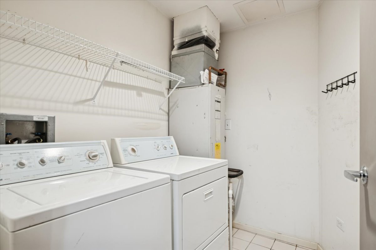 1800 Dewes Street Unit: 305