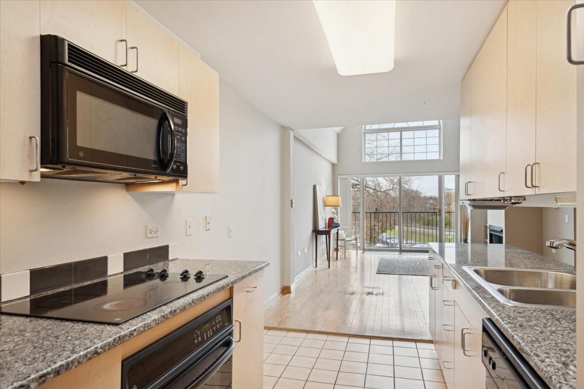 1800 Dewes Street Unit: 305