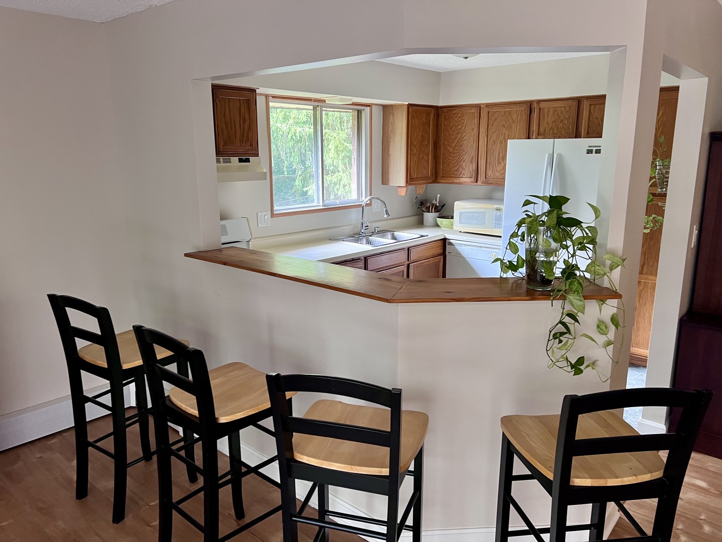 3415 83rd Street Unit: E16